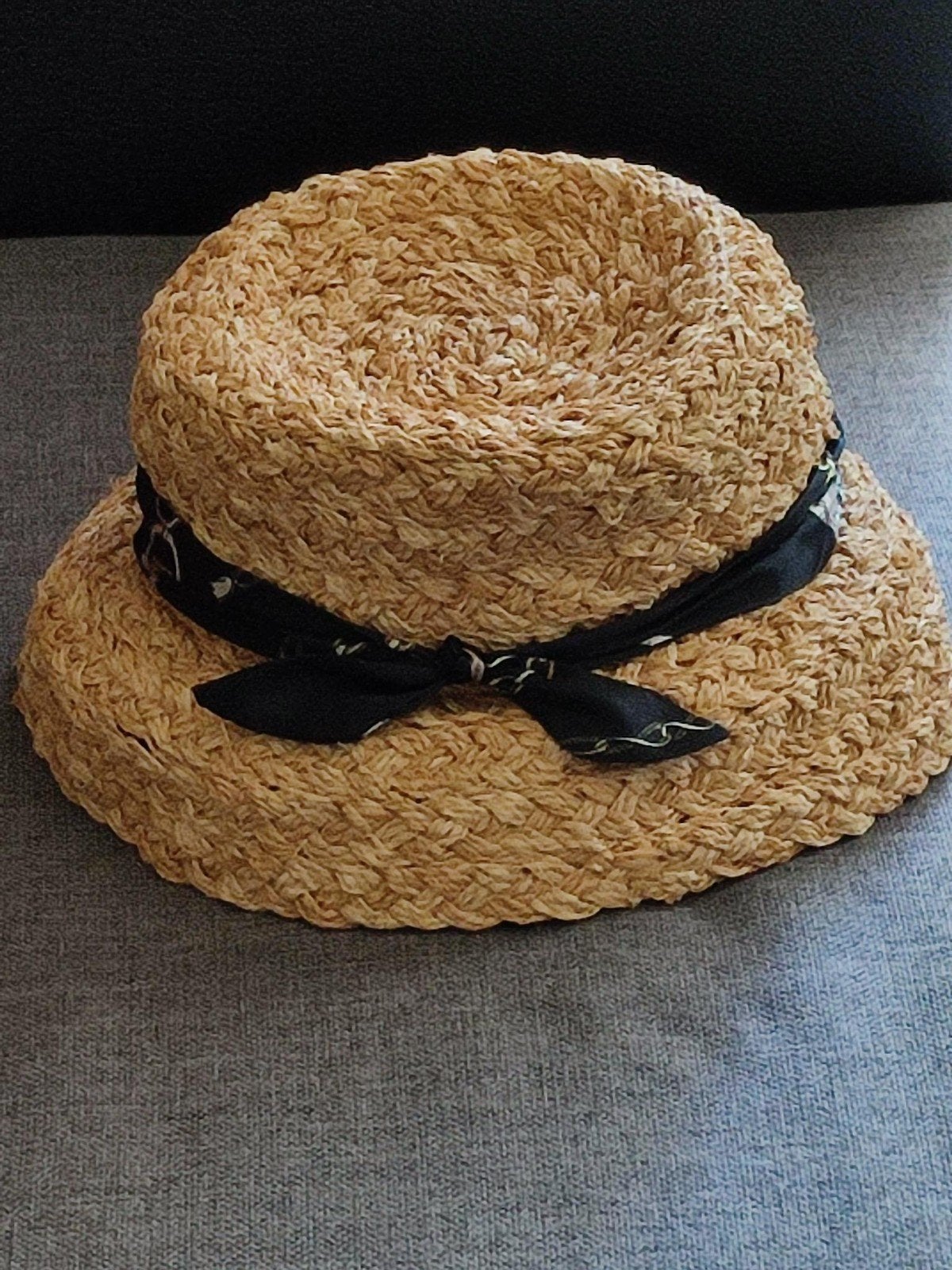 Nieuwe hoed gemaakt van raffia uit Madagascar, 63 cm, Kleding | Dames, Hoeden en Petten, Ophalen of Verzenden, Nieuw, 58 cm (L, 7¼ inch) of meer