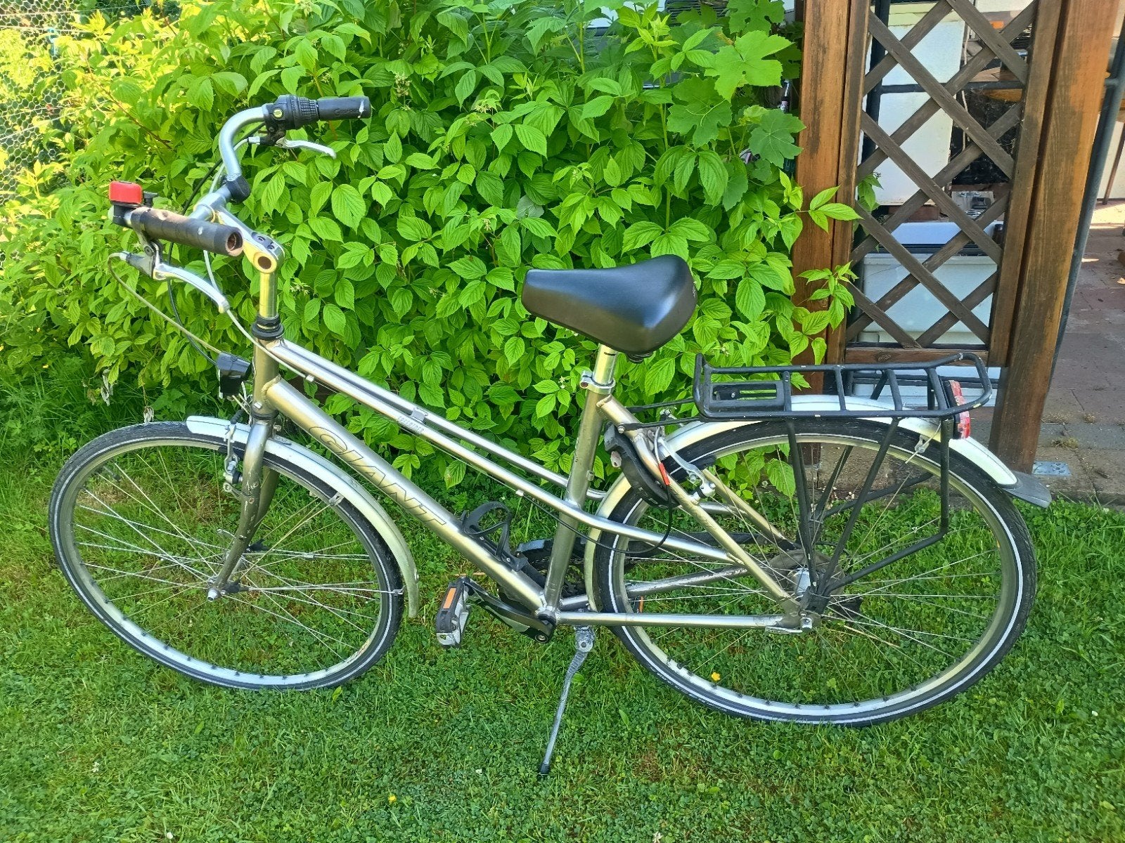 Aluminium damesfiets met 8 versnellingen.Merk Giant, Ophalen, Giant