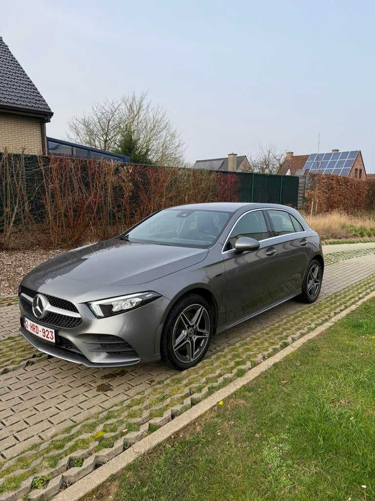 MERCEDES A250e AMG LINE | PLUG IN HYBRIDE 35.000KM, Auto's, Automaat, 4 cilinders, 22 g/km, Zilver of Grijs