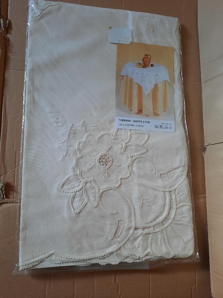 mooie nieuwe thee nappe 100% katoen 85x85 cm, Maison & Meubles, Nappes, Enlèvement ou Envoi, Neuf