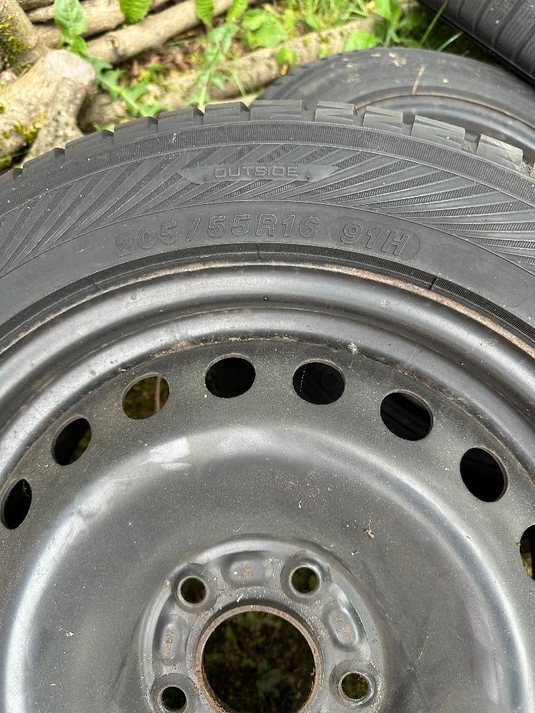 Set van 4 winterbanden op stalen velg, Pneus et Jantes, Pneus hiver, 16 pouces, Véhicule de tourisme