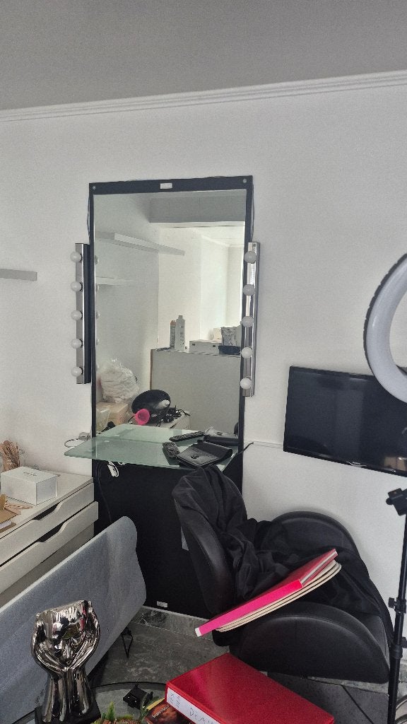 Kappersstoel met spiegel zonder lichten perfect kapper stoel, Huis en Inrichting, Stoelen, Ophalen, Zo goed als nieuw