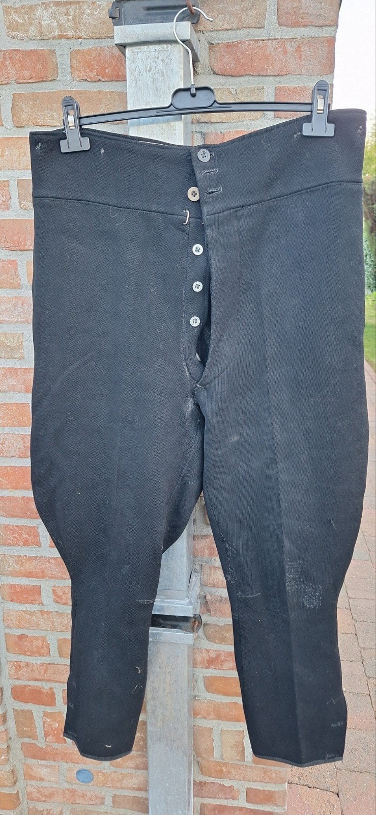 Pantalon Gendarmerie ABBL, Collections, Enlèvement