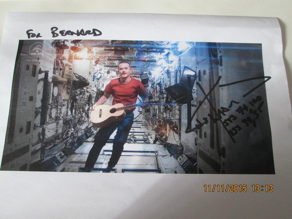 Autographes dédicaces Chris Hadfield et Victor Wegnez., Ophalen, Nieuw, Foto