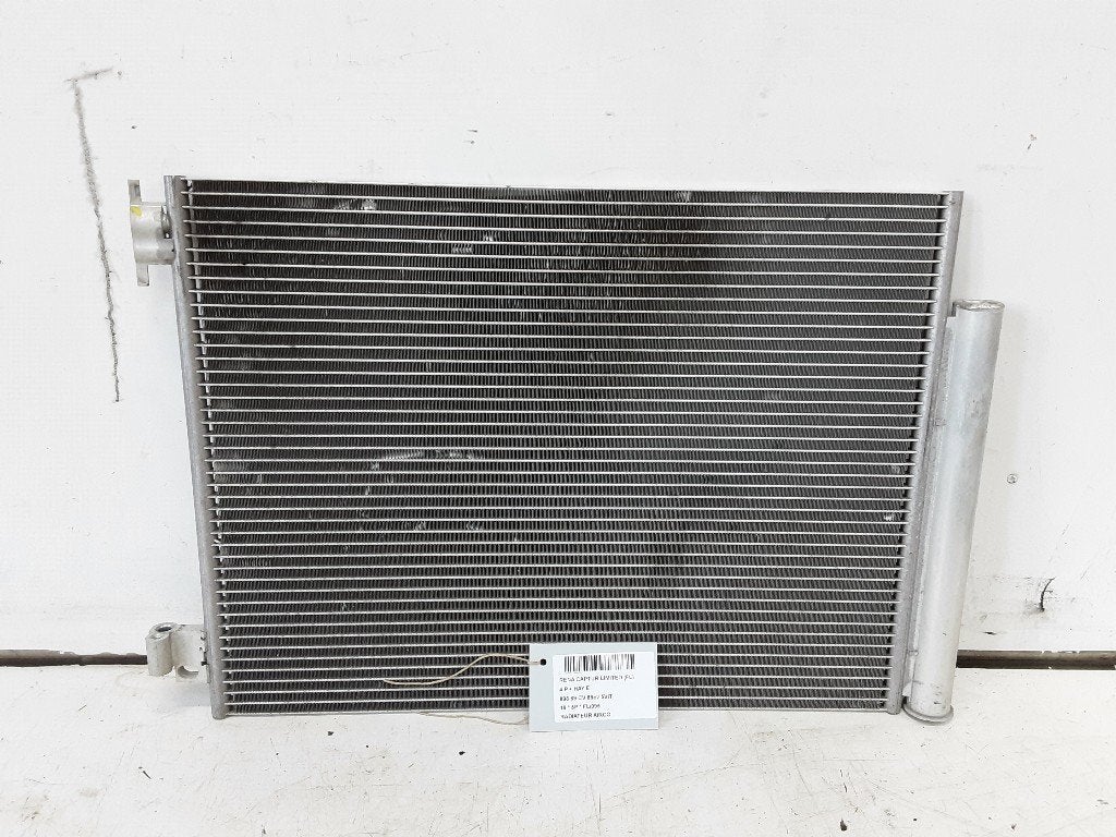 RADIATEUR AIRCO Renault Captur I (2R) (921006843R), Gebruikt, Renault, Peter-Huppertz-Straße 5
51063  Köln, DE, Dialog.deutschland@renault.de