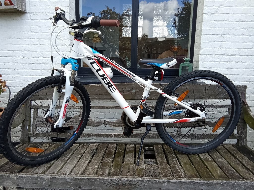 Kinderfiets 24 inch (jongens/meisjes) merk cube izgst., Ophalen, 20 inch of meer, Zo goed als nieuw, Cube