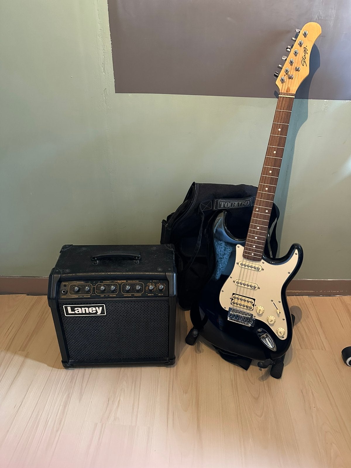 Guitare électrique + ampli (pack pour débutants), Musique & Instruments, Instruments à corde | Guitares | Électriques, Utilisé