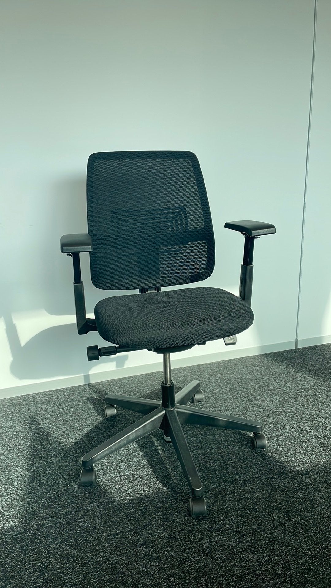 Haworth ergonomische bureaustoel, Ophalen, Zo goed als nieuw, Zwart, Bureaustoel