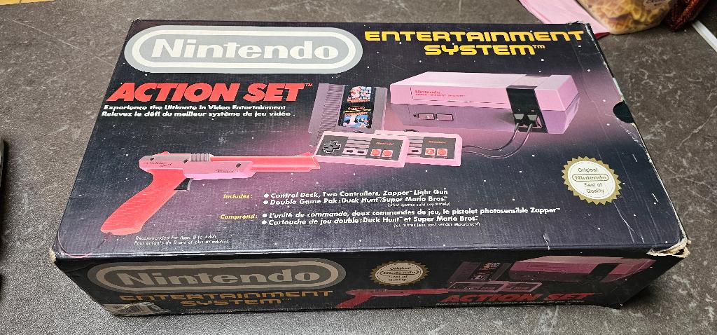 Nintendo NES en boite action set, Consoles de jeu & Jeux vidéo, Consoles de jeu | Nintendo NES, Enlèvement ou Envoi, Utilisé