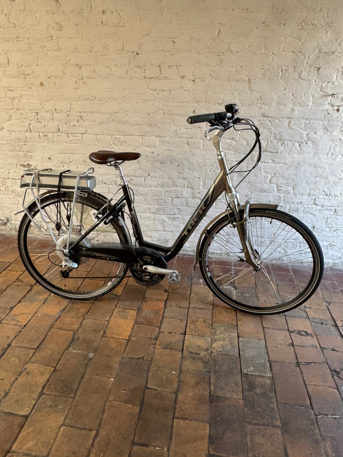 TREK 28 inch elektrische fiets in zeer goede staat, Fietsen en Brommers, Ophalen, Zo goed als nieuw