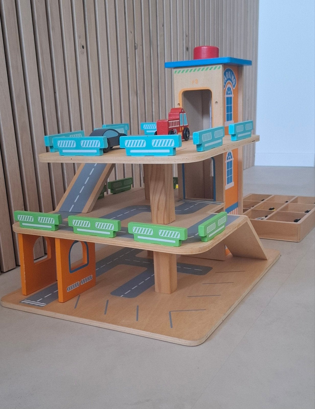 Autoparcours met accessoires, Ophalen