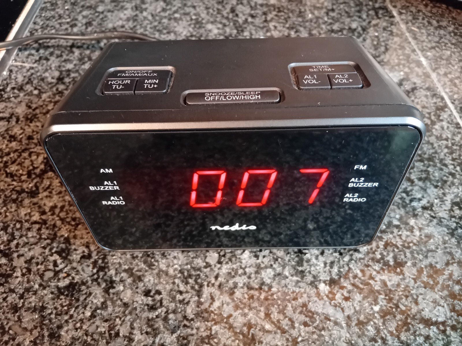 Radio-réveil avec entrée auxiliaire, Electroménager, Enlèvement ou Envoi