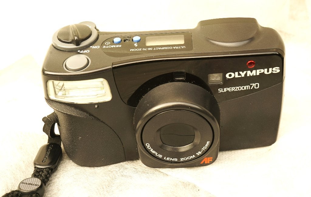 Olymus superzoom 70 argentique : comme neuf, TV, Hi-fi & Vidéo, Appareils photo analogiques, Enlèvement ou Envoi, Comme neuf, Compact