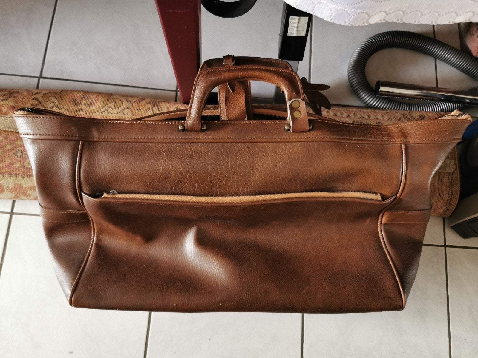 Vintage lederen reistas, Ophalen