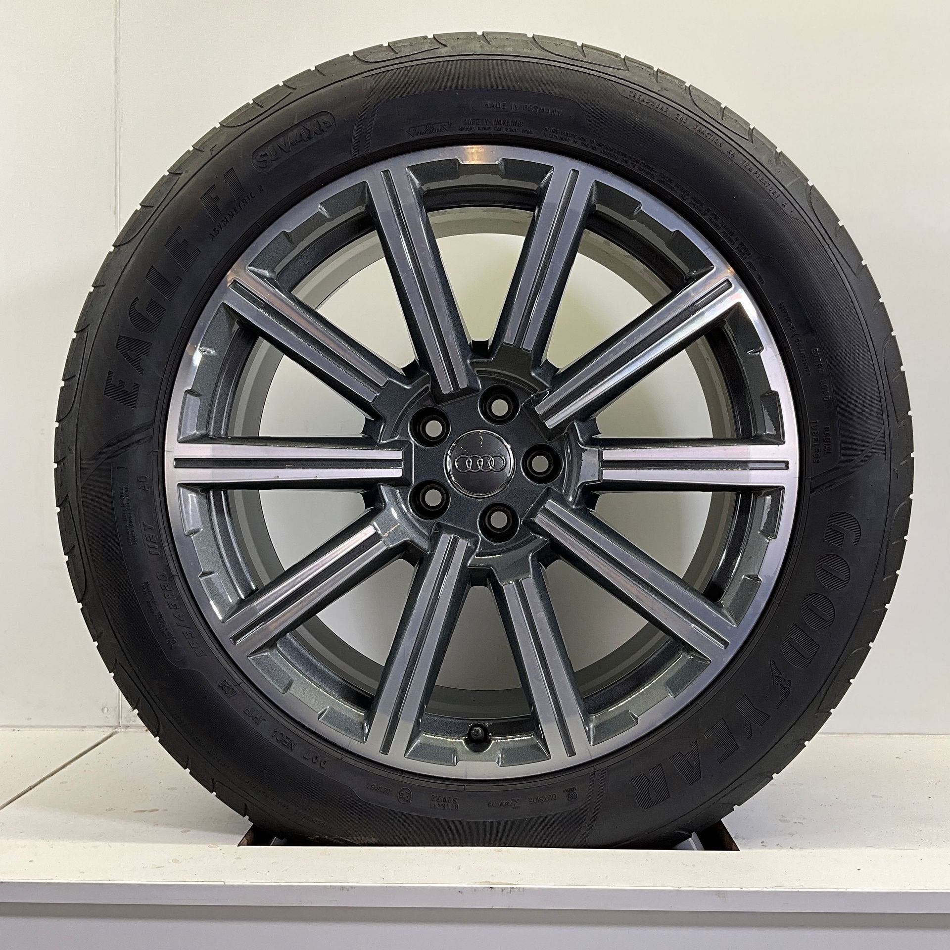 AUDI Q7 SQ7 VW TOUAREG SET VELGEN + ZOMERBANDEN 20 INCH, Autos : Pièces & Accessoires, Pneus & Jantes, Pneus et Jantes, 285 mm