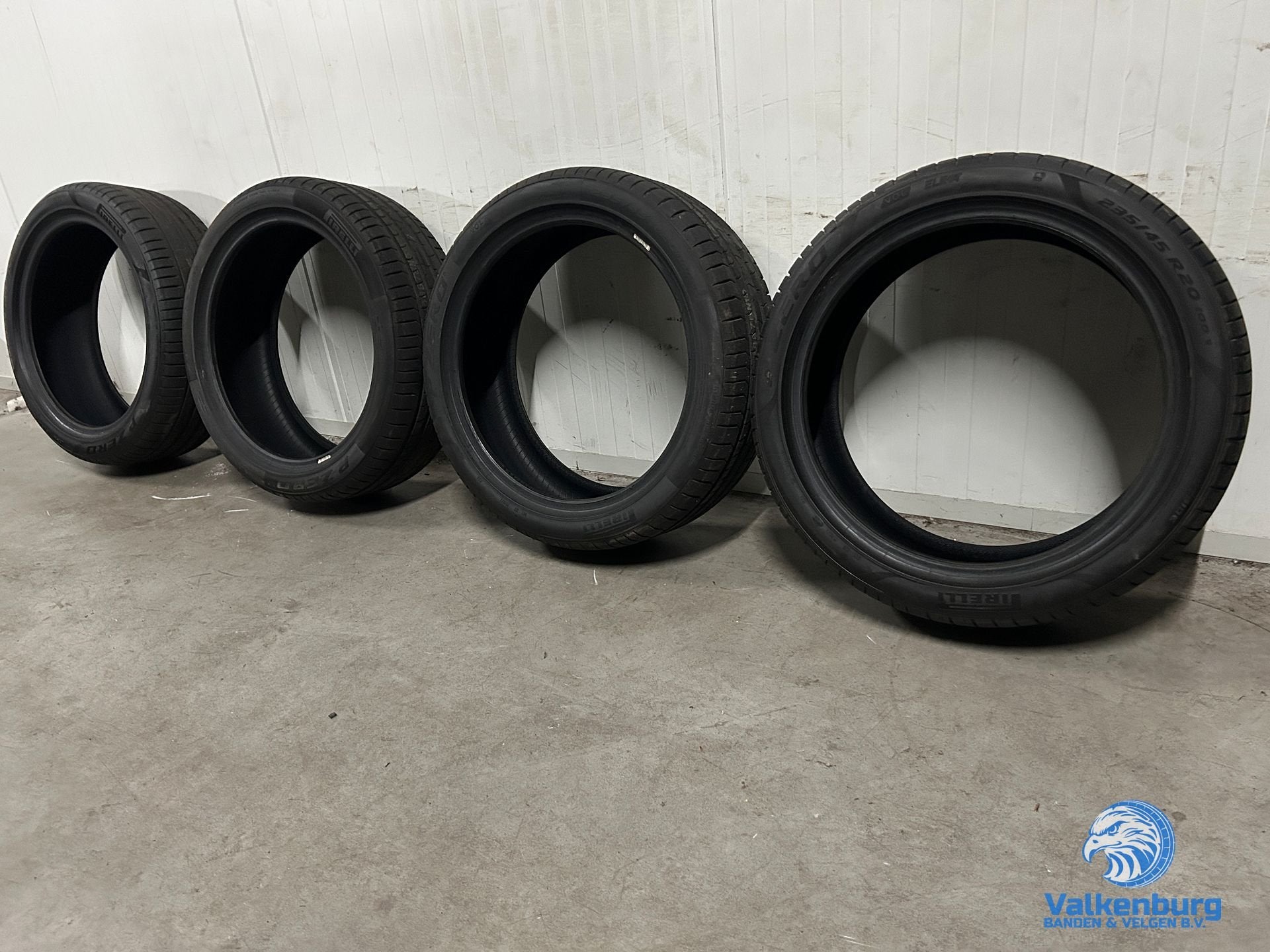 8mm! Lynk & Co zomerbanden 235/45R20 Pirelli Pzero, Véhicule de tourisme, Pneus été, -, Pneu(s)