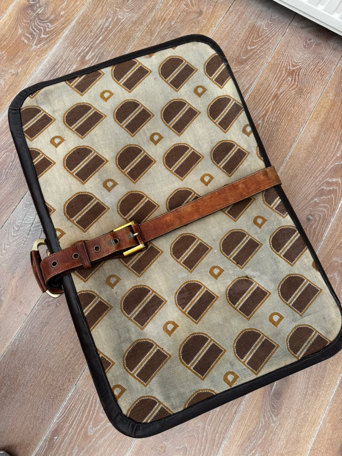 Zeldzame Vintage Delvaux Reiskoffer– Monogram Toile D, Ophalen, Overige materialen, Gebruikt, 45 tot 55 cm