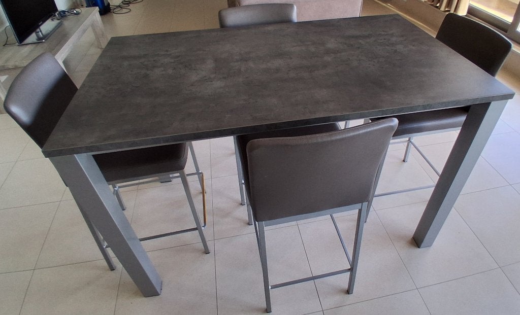 Moderne bartafel/eettafel met 4 stoelen - zeer nette staat, Huis en Inrichting, Ophalen, Kunststof, Gebruikt, Vier