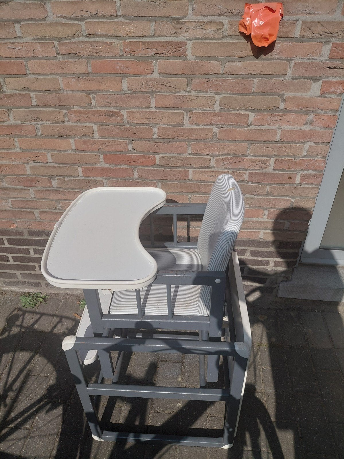 Eetstoel, Fietsen en Brommers, Ophalen