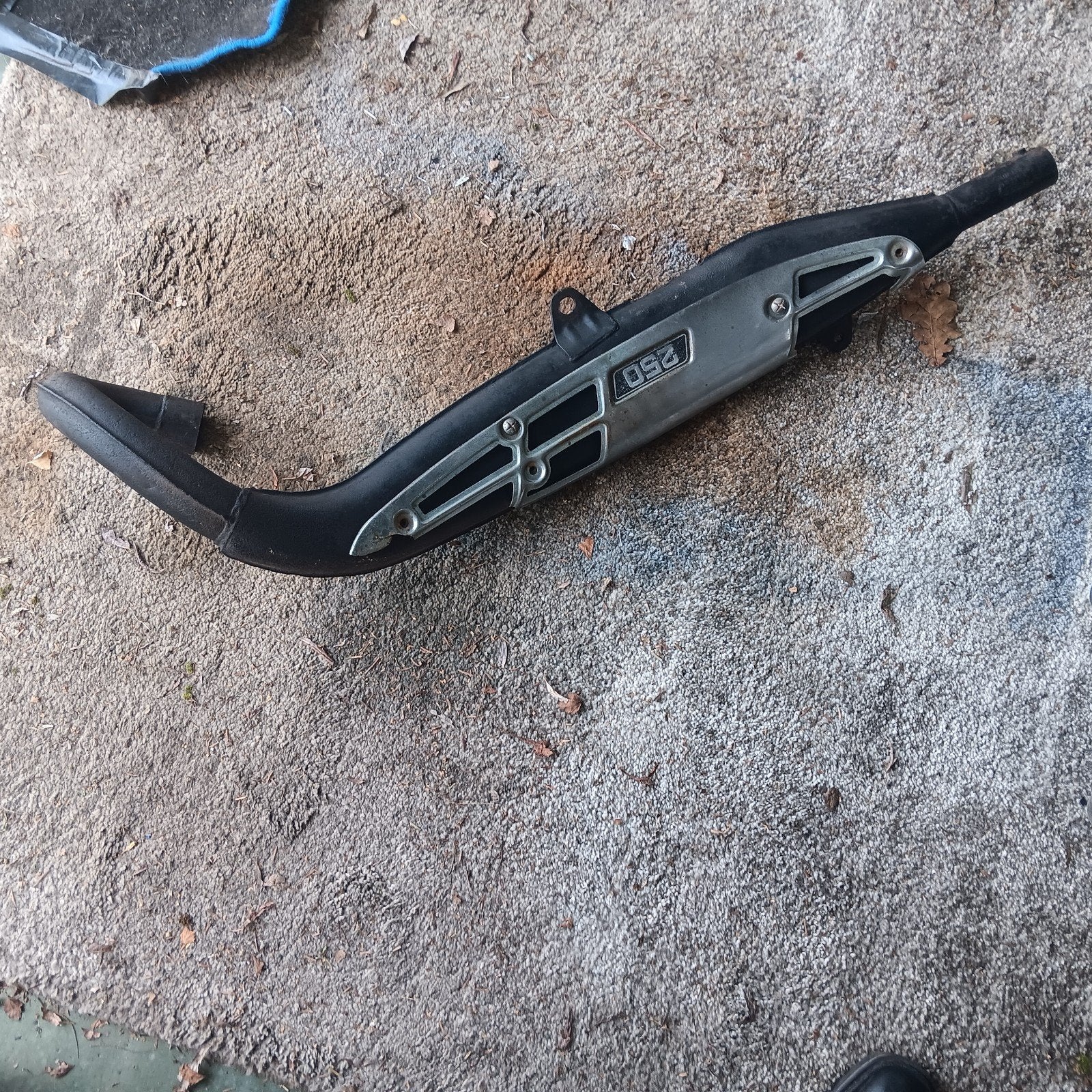 Uitlaat suzuki ts 250, Enlèvement