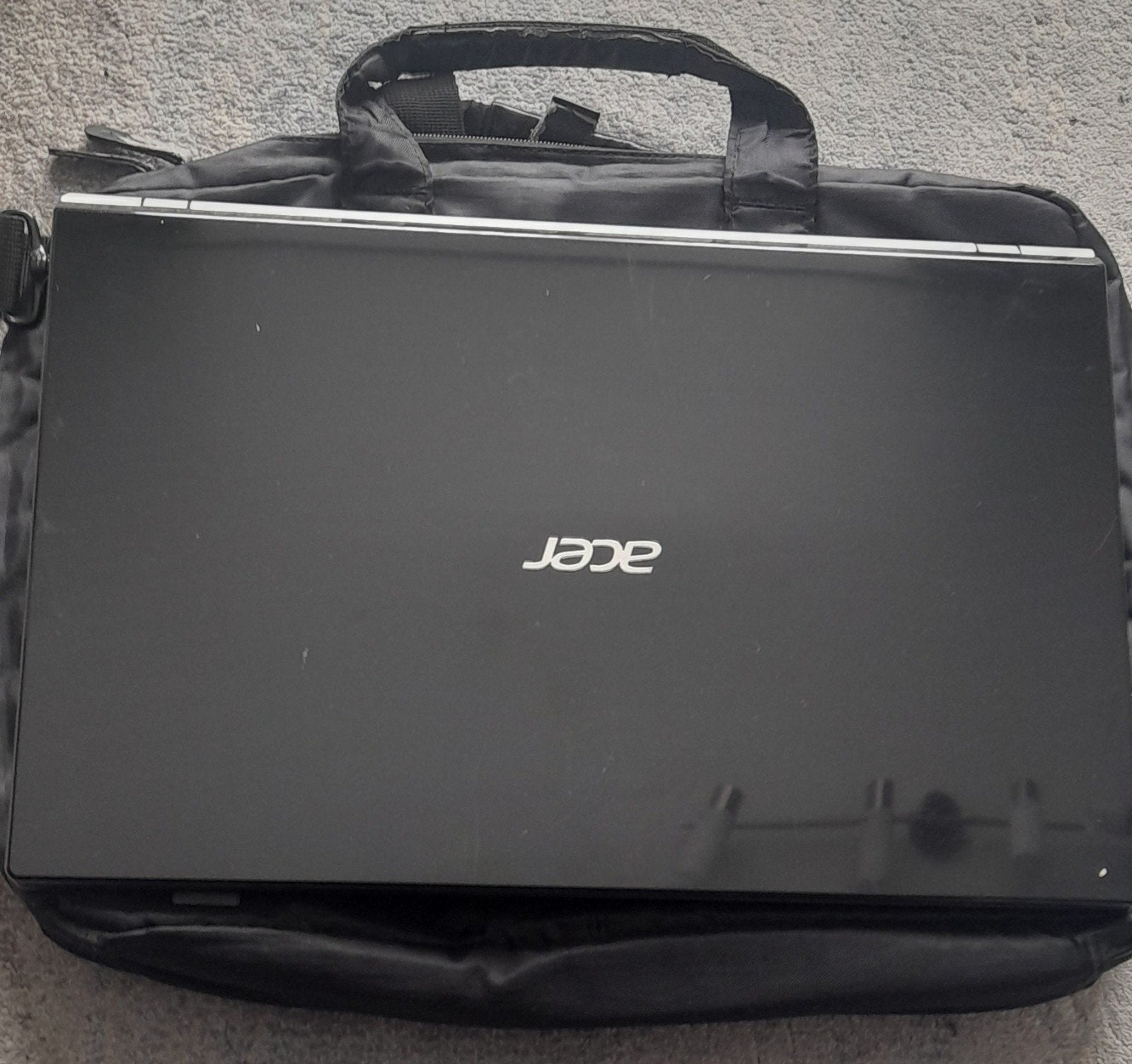 Acer Aspire V3 17” Laptop – Intel i3 – Includes Charger & La, Computers en Software, Ophalen, 500 GB, 17 inch of meer, 4 GB