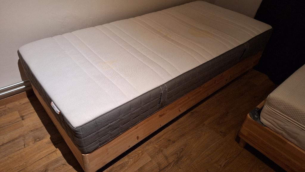 3 lits IKEA 90x200 en pin massif + pieds, Maison & Meubles, Chambre à coucher | Lits, Utilisé, Une personne, 90 cm, 200 cm, Bois