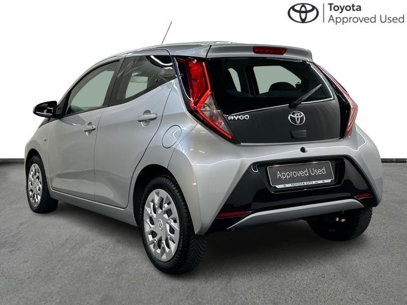 Toyota Aygo x-play2, Autos, Toyota, Argent ou Gris, Achat, 998 cm³, Euro 6