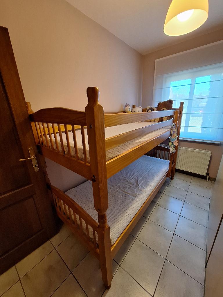 Houten stapelbed (kunnen naast elkaar gezet worden), Huis en Inrichting, Slaapkamer | Stapelbedden en Hoogslapers, Ophalen, Tweepersoons