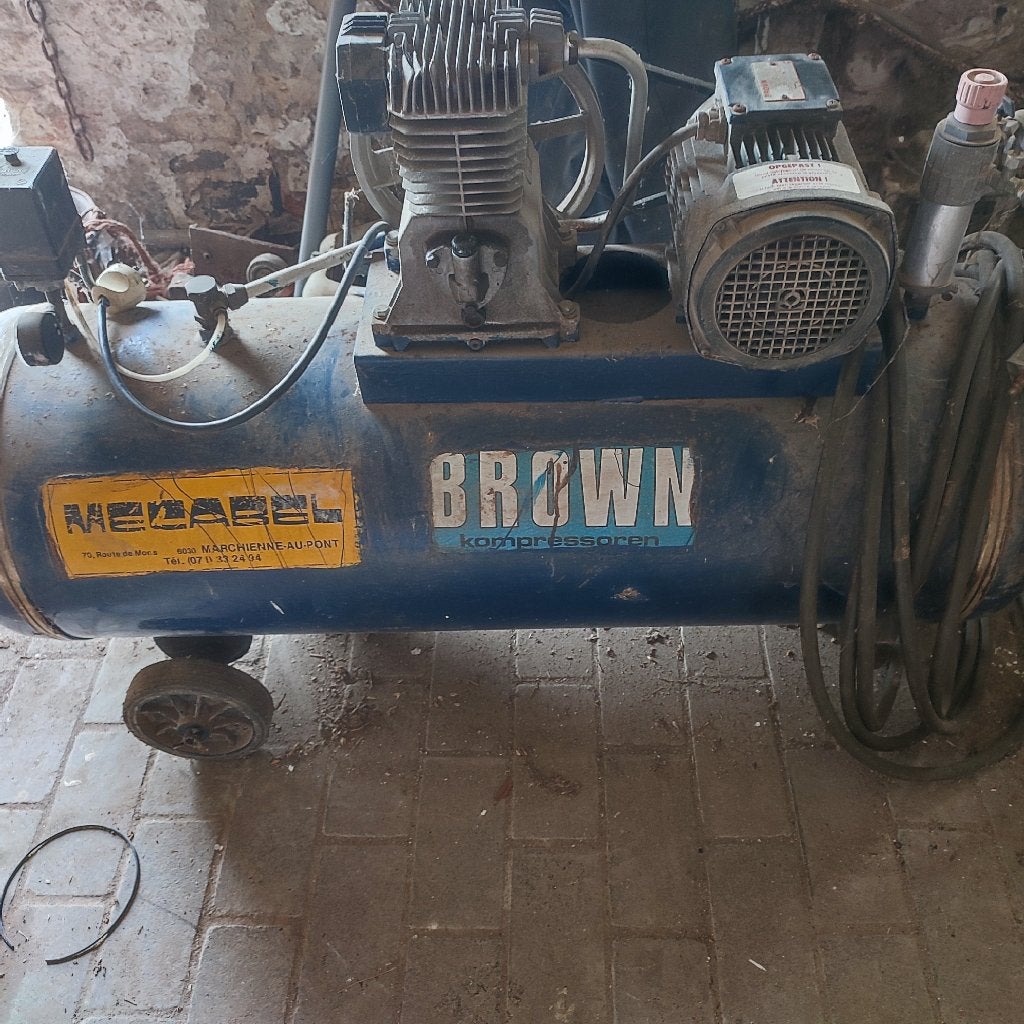Compresseur Brown 260 l/min, Bricolage & Construction, Enlèvement, Utilisé, 200 à 400 litres/min