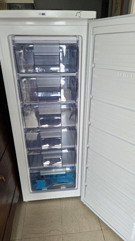 Diepvriezer, Elektronische apparatuur, Koelkasten en IJskasten, Ophalen, 120 tot 140 cm, 100 tot 150 liter, Zo goed als nieuw
