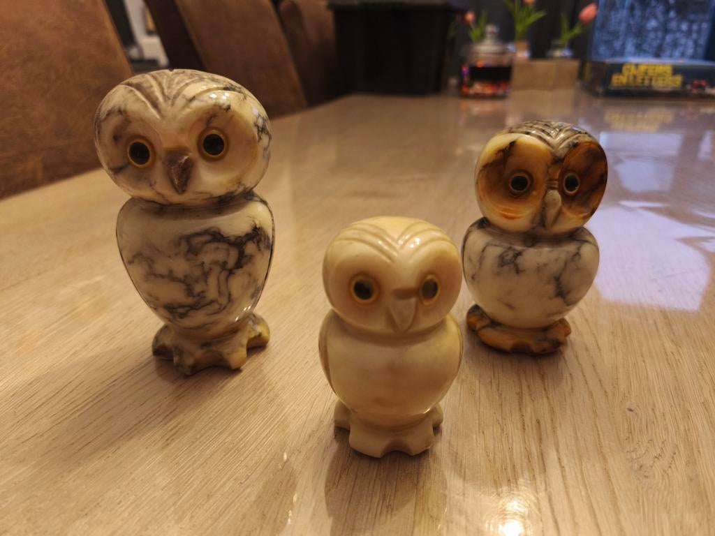3 uiltjes in albast, Ophalen