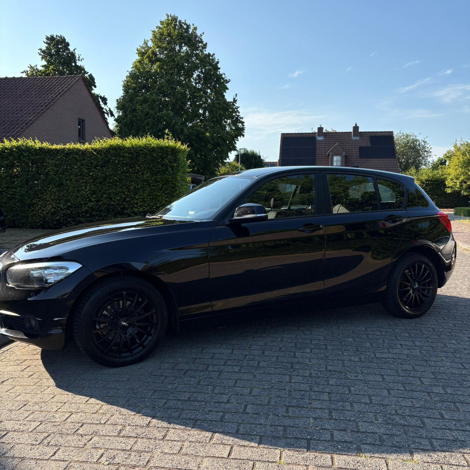 BMW 116i te koop, Auto's, 1 Reeks, Zwart, Zwart, Handgeschakeld