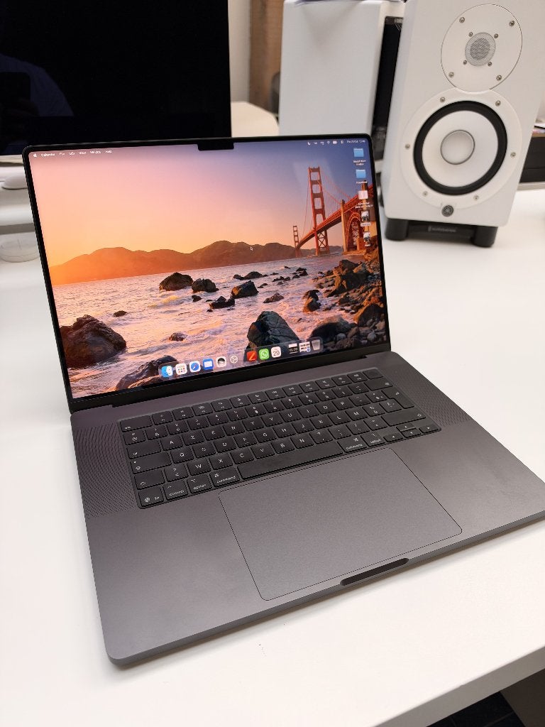 MacBook Pro M5 Max - 16 inch - 2TB - 48GB - Space Black, Computers en Software, 1 TB of meer, 32 GB, Zo goed als nieuw, 16 inch