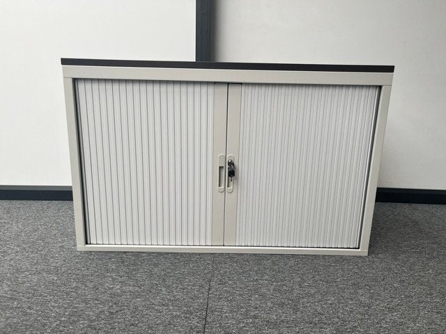 Roldeurkast 120x76 (Licht grijs), Ophalen