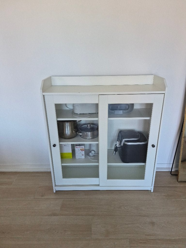 Vitrine IKEA HAUGA – Blanc – 105  116 cm, Maison & Meubles, Avec tablette(s), Comme neuf, 100 à 150 cm, Enlèvement