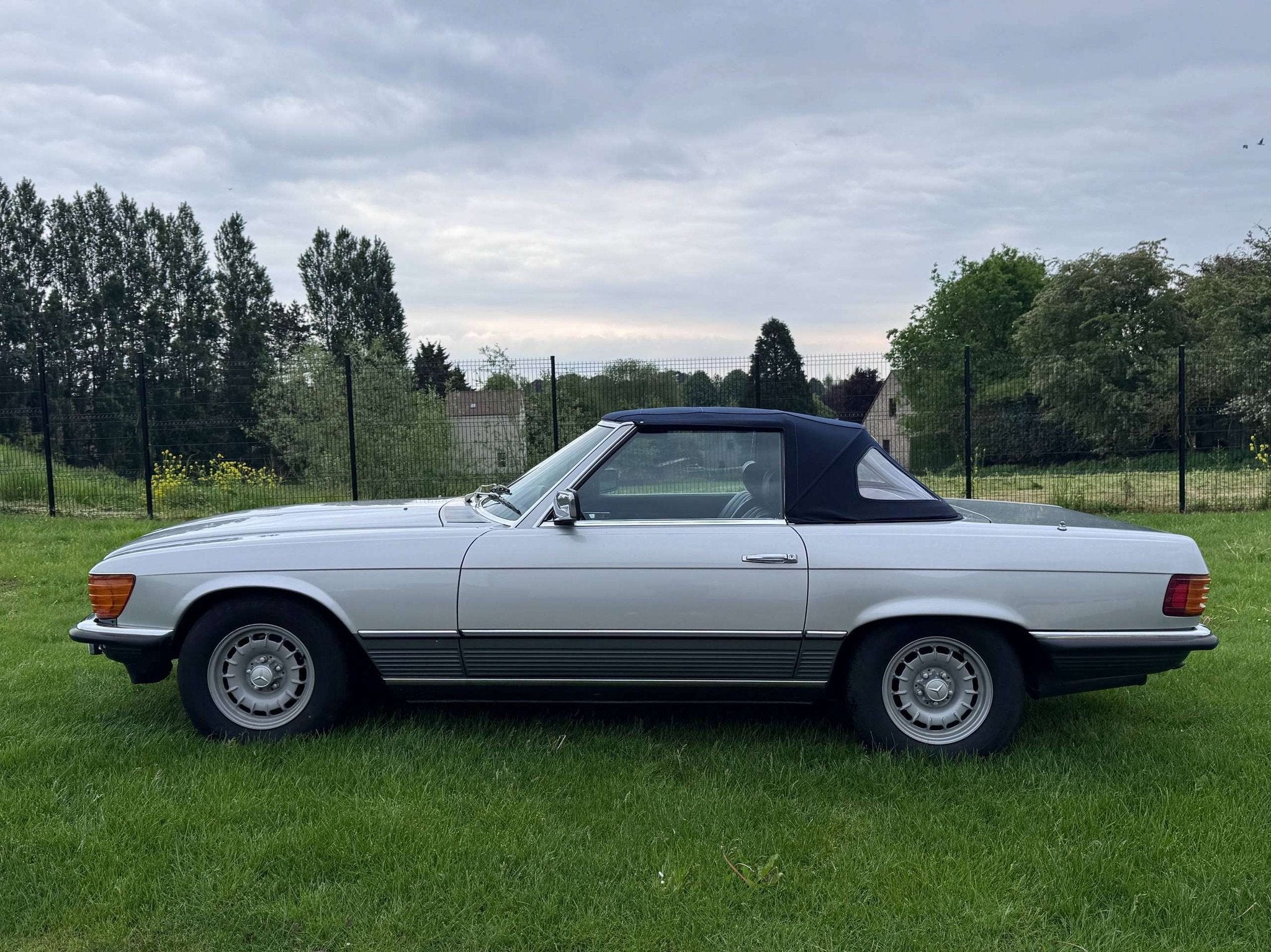 Mercedes-Benz SL-Klasse SL500 V8 5.0 L 4 PLACES + HARD TOP, Argent ou Gris, Achat, 176 kW, Entreprise