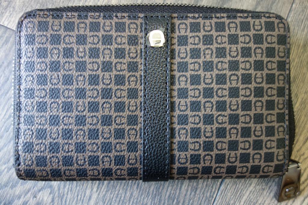 Portefeuille toile enduite/cuir noir "AIGNER", Handtassen en Accessoires, Portemonnees, Verzenden, Nieuw, Zwart, Leder