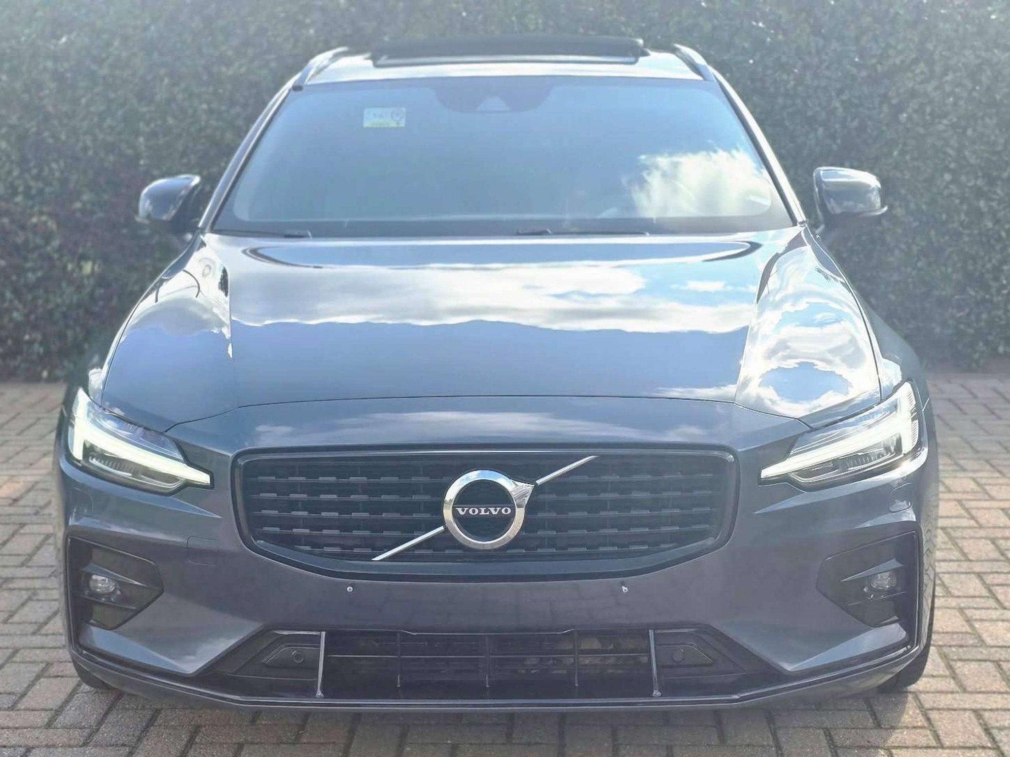 Volvo V60 V60 2.0 B3 MHEV Core DCT (automatique), https://public.car-pass.be/vhr/ebb8c780-c963-40d5-bb37-9d91694006f4, Euro 6