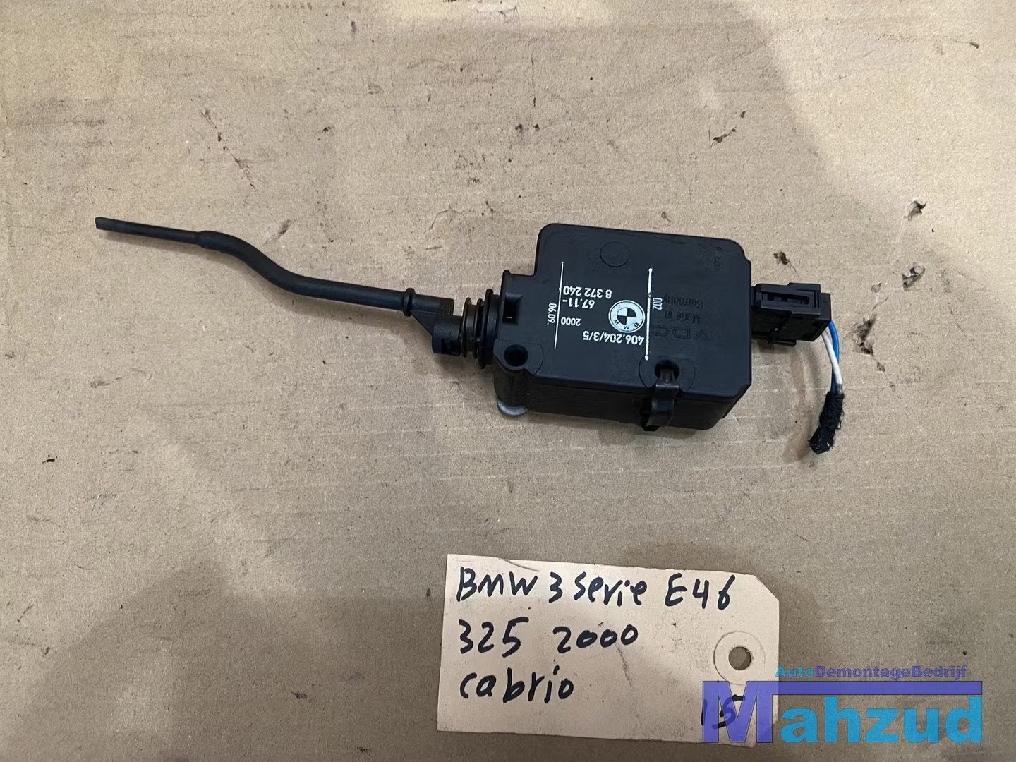 BMW 3 SERIE Tankklep vergrendels motor 67118372240, Auto-onderdelen, Petuelring 130
80788  Munich, DE, Gebruikt, Info@bmw.de, BMW