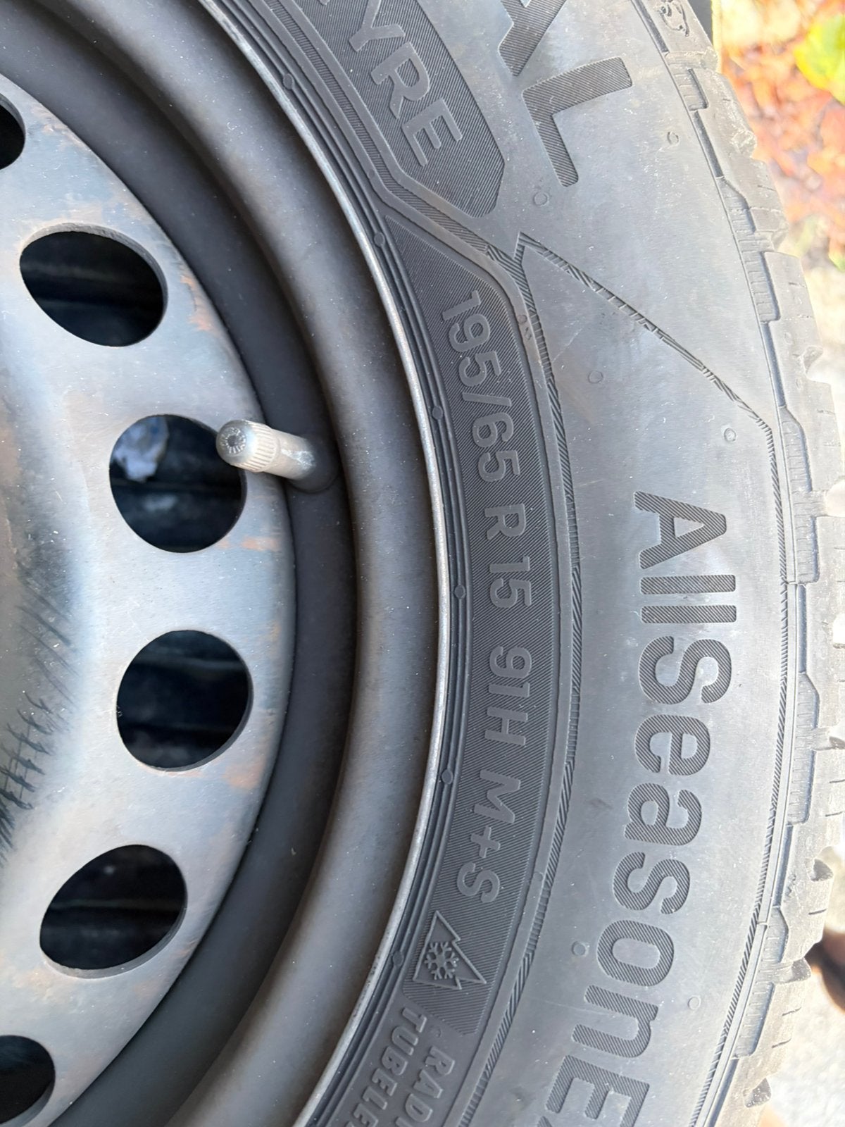 4 allseasonbanden met velgen te koop – 195/65 R15, Ophalen, Zo goed als nieuw