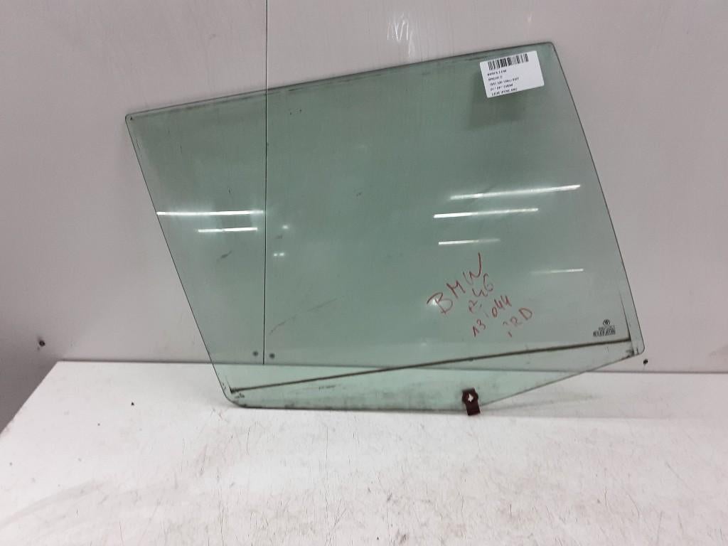 VITRE ARRIERE DROITE BMW 3 serie Touring (E46 / 3), Mevr. I. Hauben, Utilisé, BMW, Rue de l'Espoir 34 34
4030  GRIVEGNÉE, BE