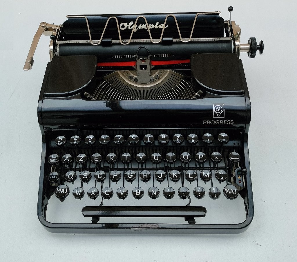 Typemachine OLYMPIA PROGRESS. Jaar 1947. AZERTY. Germany., Enlèvement ou Envoi, Utilisé