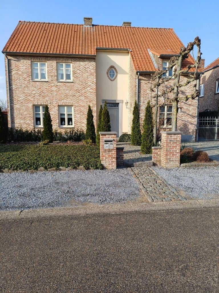 Vrijstaande instapklare pastorijwoning, Immo, Kinrooi, 500 tot 1000 m², 5 kamers, Vrijstaande woning