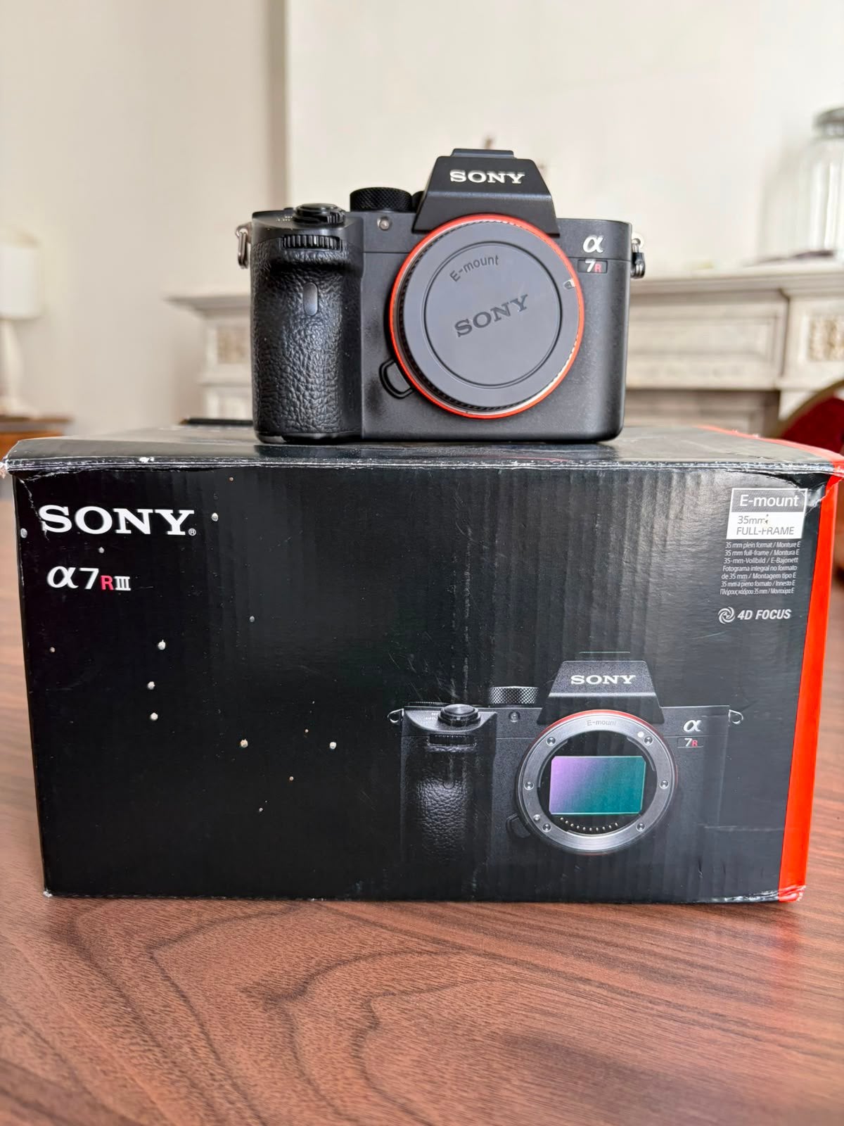 Sony Alpha 7R III – Boîtier nu + boîte d’origine, Audio, Tv en Foto, Fotocamera's Digitaal, Ophalen, Zo goed als nieuw, Accu, Sony