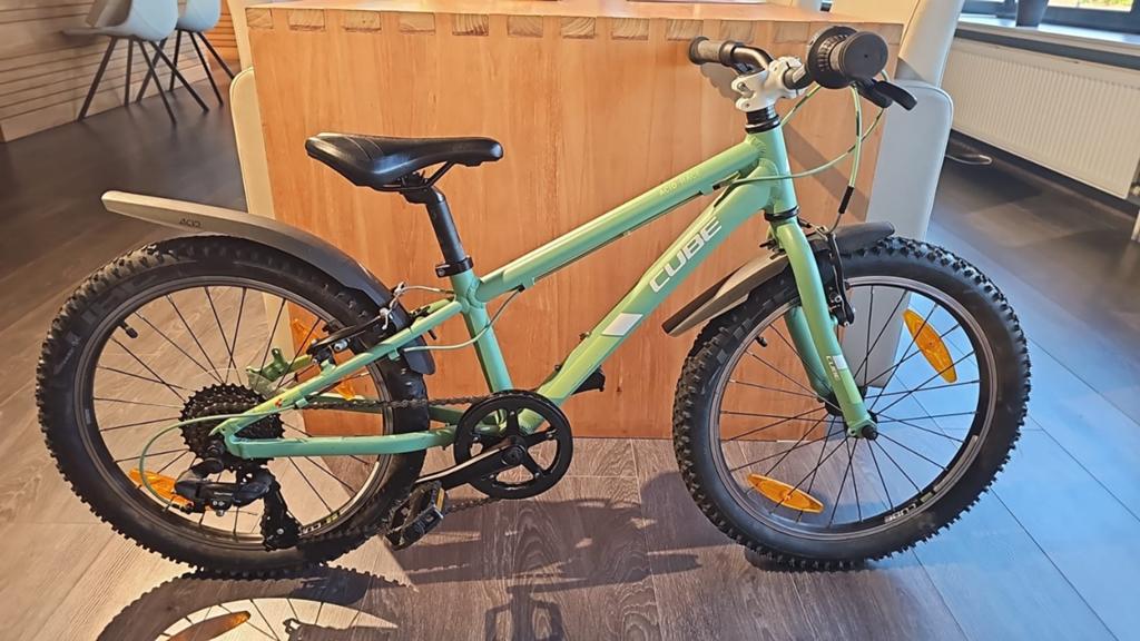 Kinderfiets Cube 20 inch - Model Acid Race 200, Fietsen en Brommers, Ophalen, 20 inch of meer, Velgrem, Zo goed als nieuw