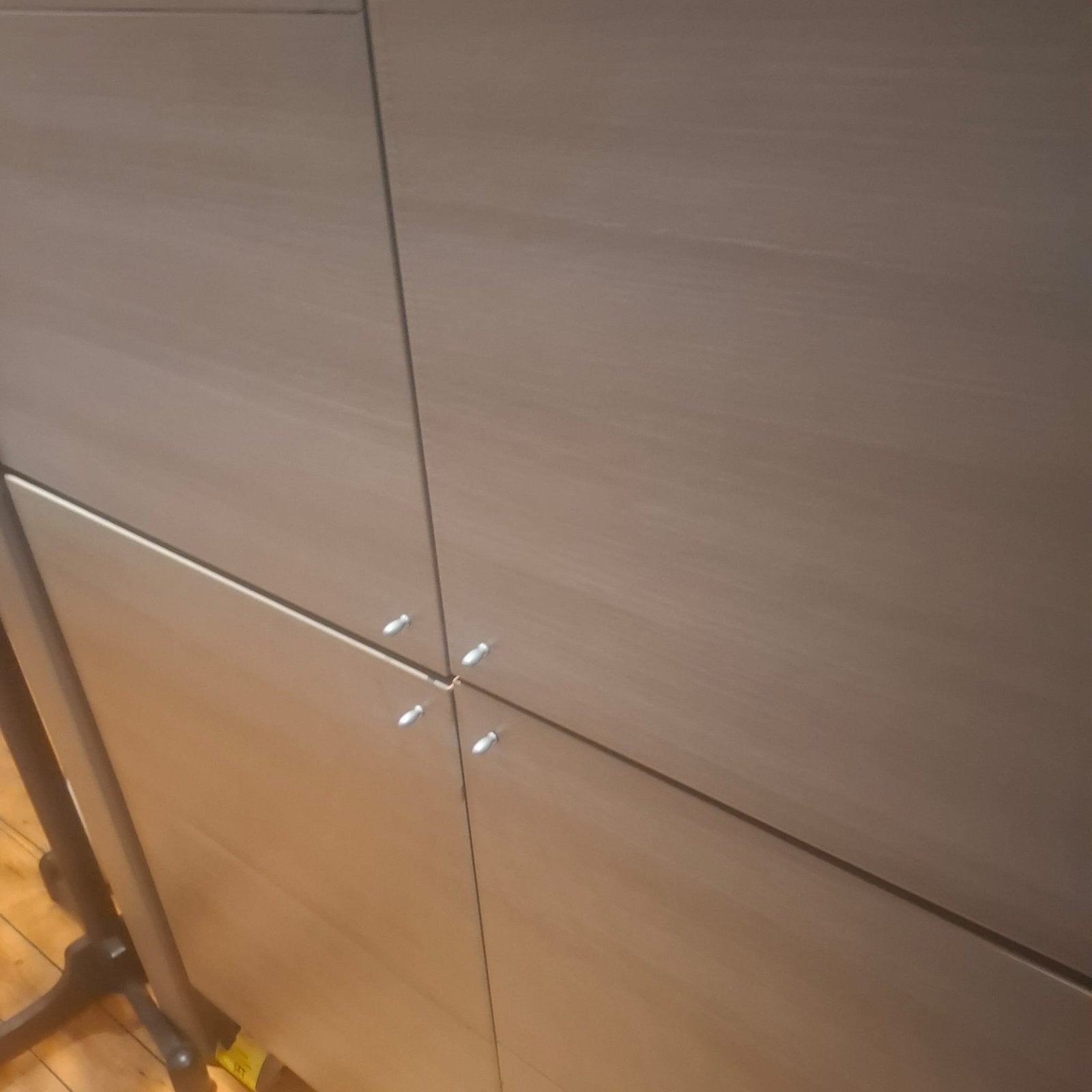 Kwaliteit kast / vitrine kast, Ophalen