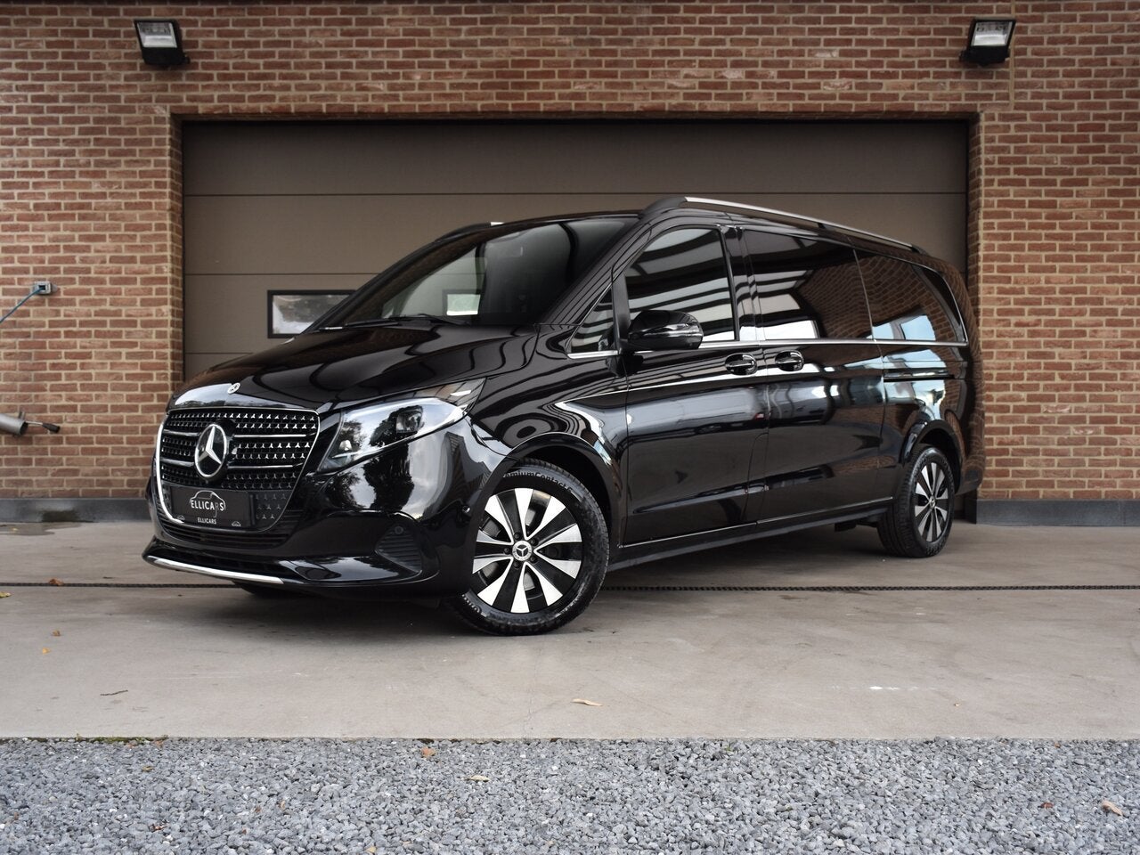Mercedes-Benz V 300 2.0 D AUTOMAAT L3 / AVANTGARDE / 8 ZIT, Monovolume, 4 cilinders, 0 kg, 237 pk