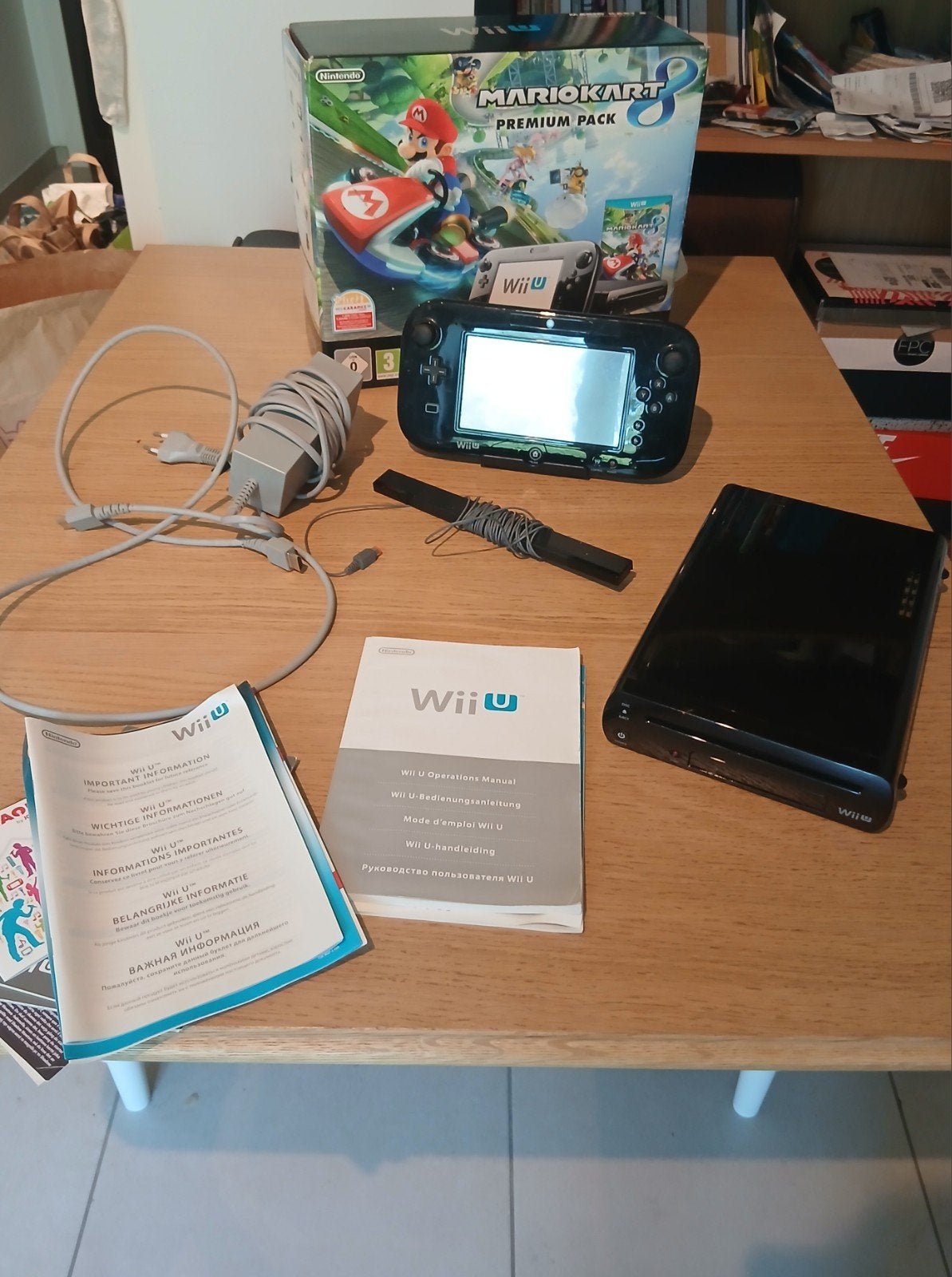 Wii U 32GB + Wii, Consoles de jeu & Jeux vidéo, Enlèvement ou Envoi, Utilisé, Avec 3 manettes ou plus, Avec jeux