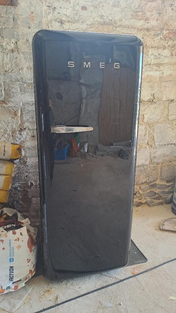 SMEG FAB28 noir rétro – ÉTAT NEUF JAMAIS UTILISÉ, Electroménager, Neuf, Classe énergétique A ou plus économe, Avec compartiment congélateur