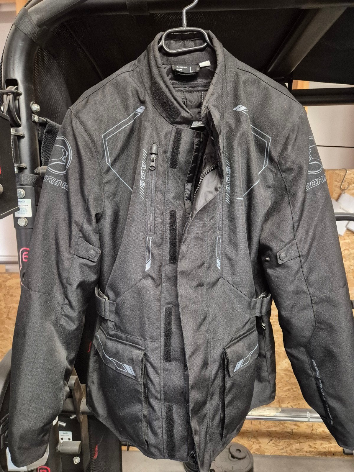 bering dames jas, Ophalen, Jas | textiel, Nieuw zonder kaartje, Bering